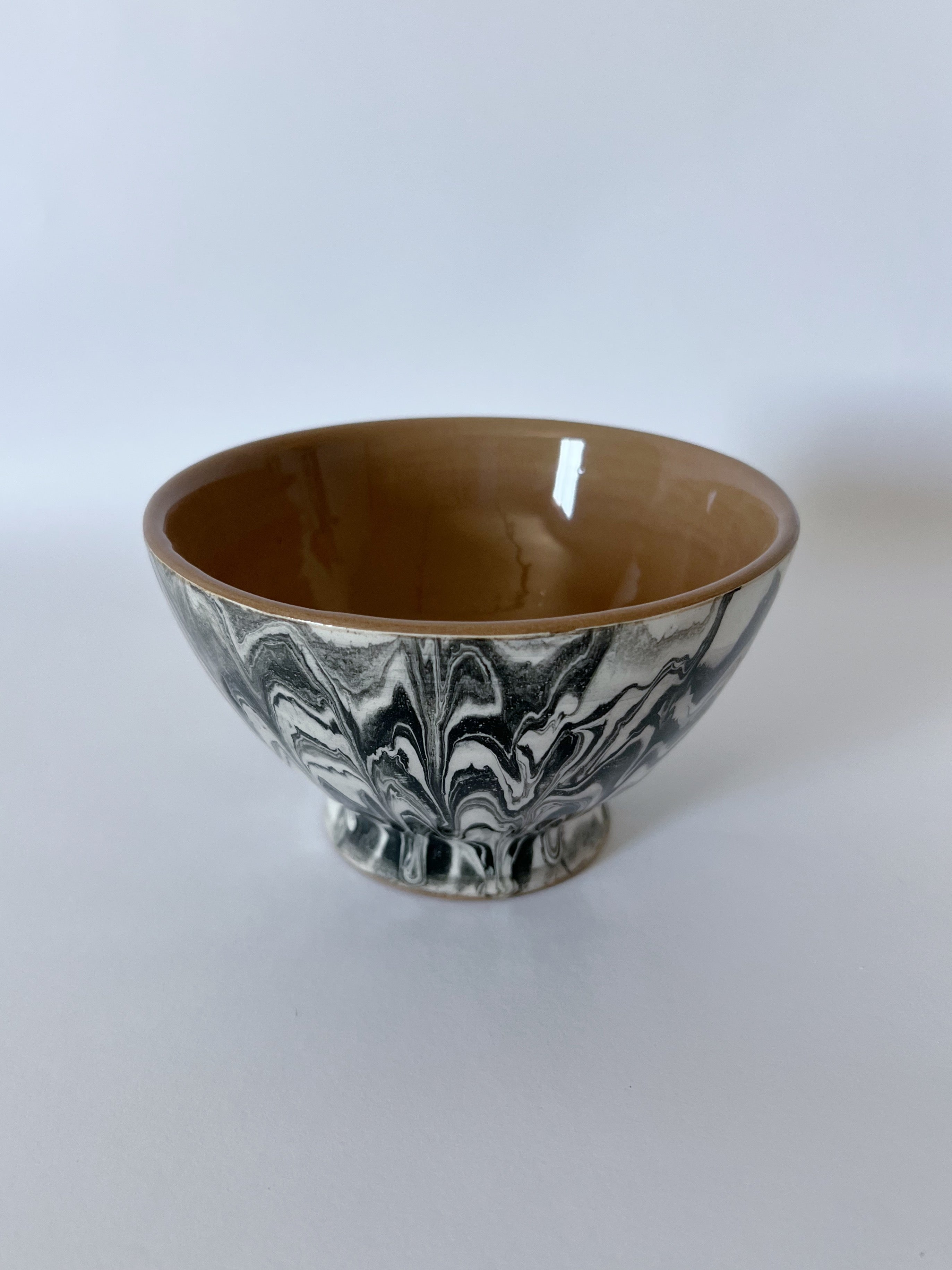 Une Vie Nomade Medium Swirled Bowls—Black Une Vie Nomade new arrivals 2023 48963274-B10D-461C-B079-328961AC33D3