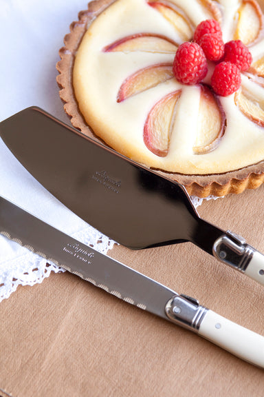 Laguiole Ivory Cake Set in Wood Box (Cake Slicer and Bread Knife) Cutlery Laguiole Brand_Laguiole Kitchen_Dinnerware Kitchen_Kitchenware Knife Sets Laguiole Serveware Spring Collection 6_15_16_LG_12