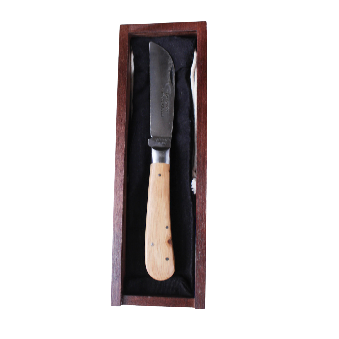 Couperier Coursolle London Folding Garden Knife - Juniper Wood - Pocket Knives - Couperier Coursolle - Brand_Couperier Coursolle - Kitchen_Dinnerware - Kitchen_Kitchenware - Knife Sets - Laguiole - Spring Collection - 7800-LON250CA_WBCouperierCoursolleLondonFoldingGardenKnife-JuniperWood