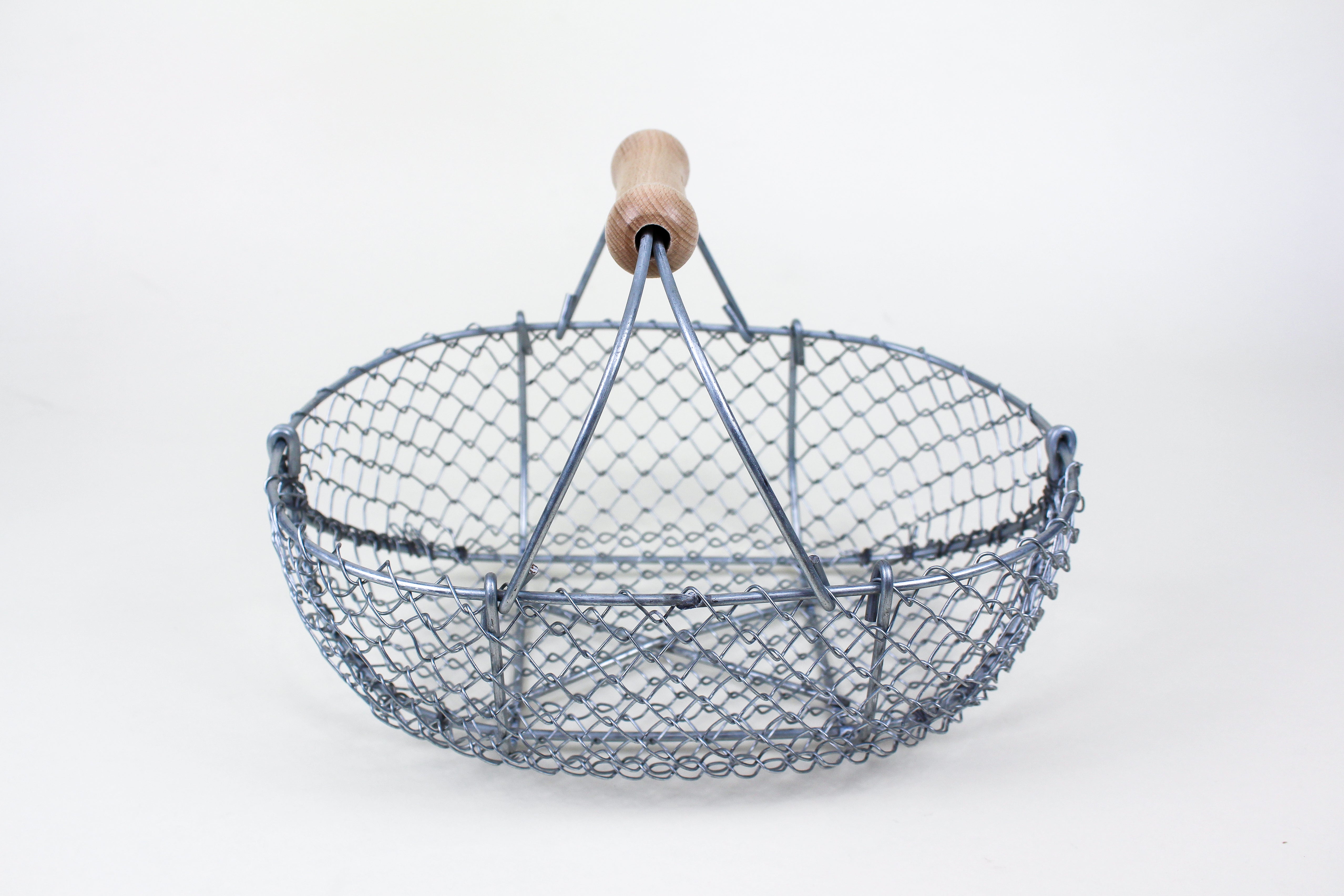 Atelier Aertgeerts French Harvesting Basket Small (13x8x5in) Atelier Aertgeerts Brand_Atelier Aertgeerts Home_Decor Kitchen_Storage New Arrivals AtelierAertgeertsMetalBasketSmall-2