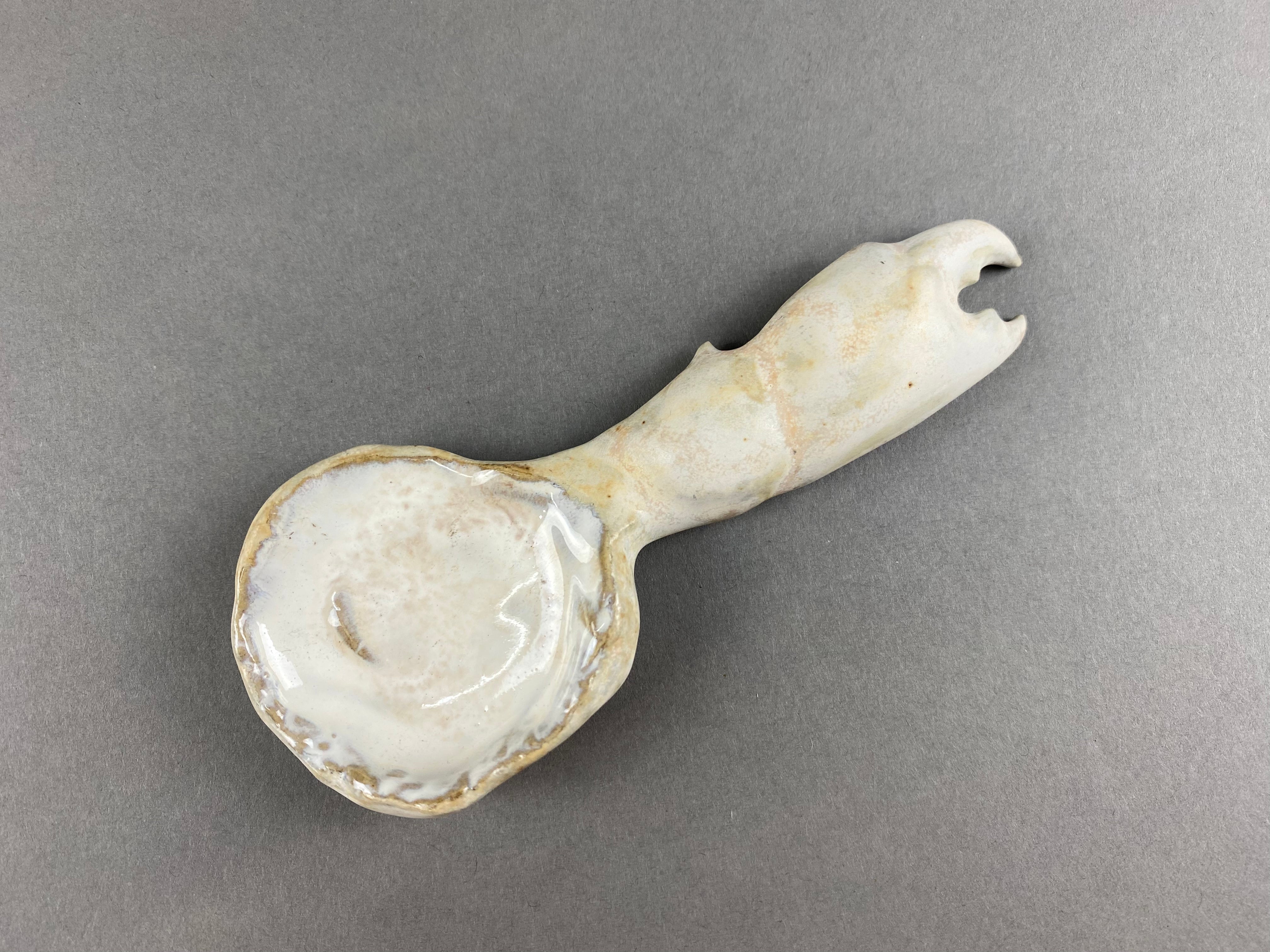 Yarnnakarn Oceanology Crab Spoon Ceramic Yarnnakarn Accents Brand_Yarnnakarn Vases PhotoJul27_11313PM