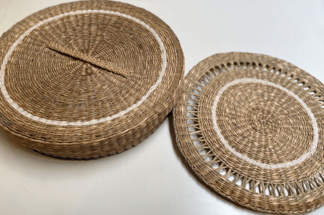 Seagrass Placemats S/6 in Carrier White Placemats Seagrass Brand_Seagrass & Rattan Carafes discontinued Glassware Kitchen_Drinkware summer dining summer sale Screenshot2024-01-12at8.30.55AM