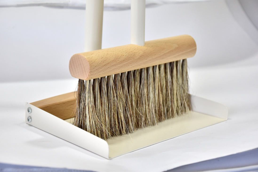 Clynk Natural long handled brush & dustpan set