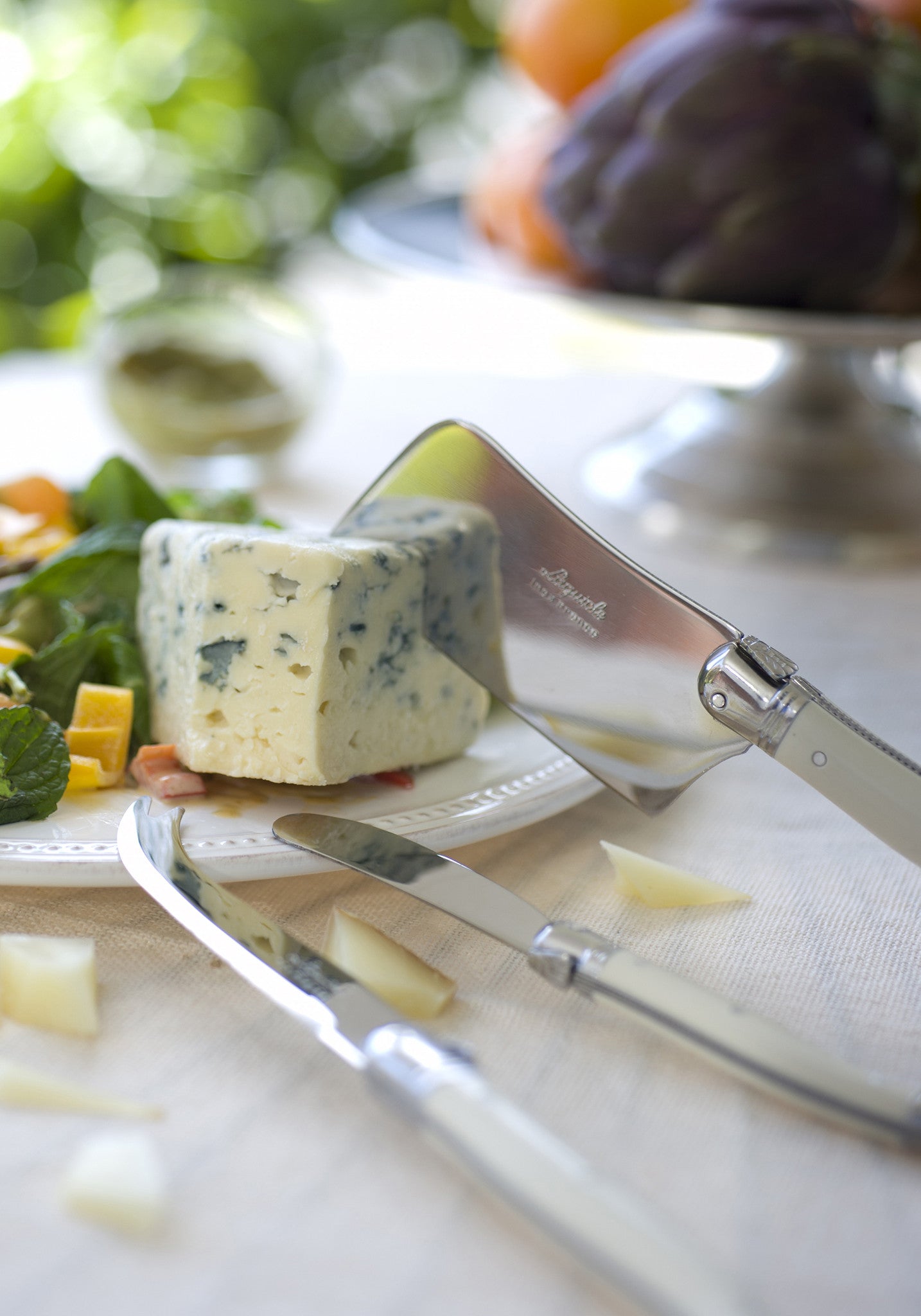 Laguiole Ivory Platine Large Cheese Set in Wood Box with Acrylic Lid (Set of 3) Cutlery Set Laguiole Brand_Laguiole Cheese Sets Kitchen_Dinnerware Kitchen_Kitchenware Laguiole Loose Mini Rainbow Utensils Mini Cheese Sets 10-1