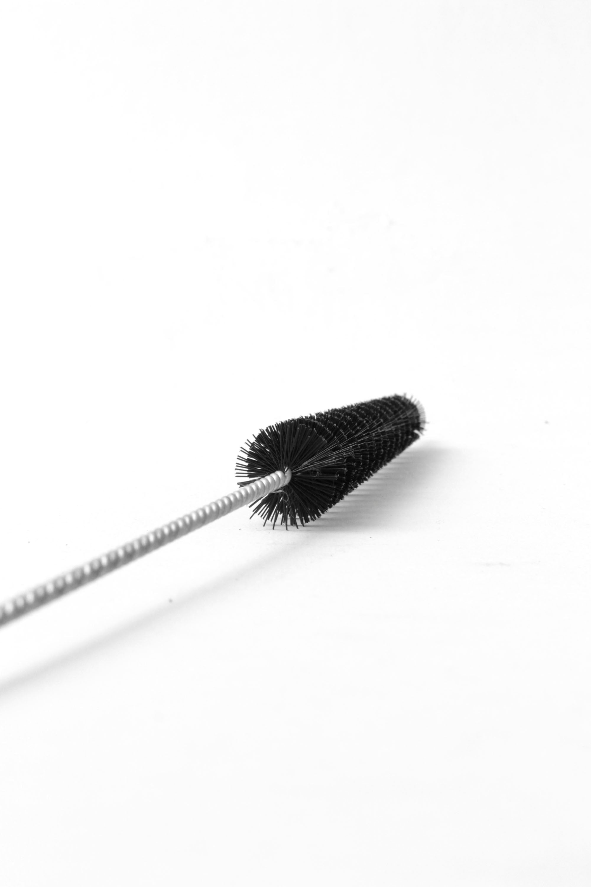 Straw Cleaning Brush - White Nylon with Straight Tip - 6L - 1/4 Diameter