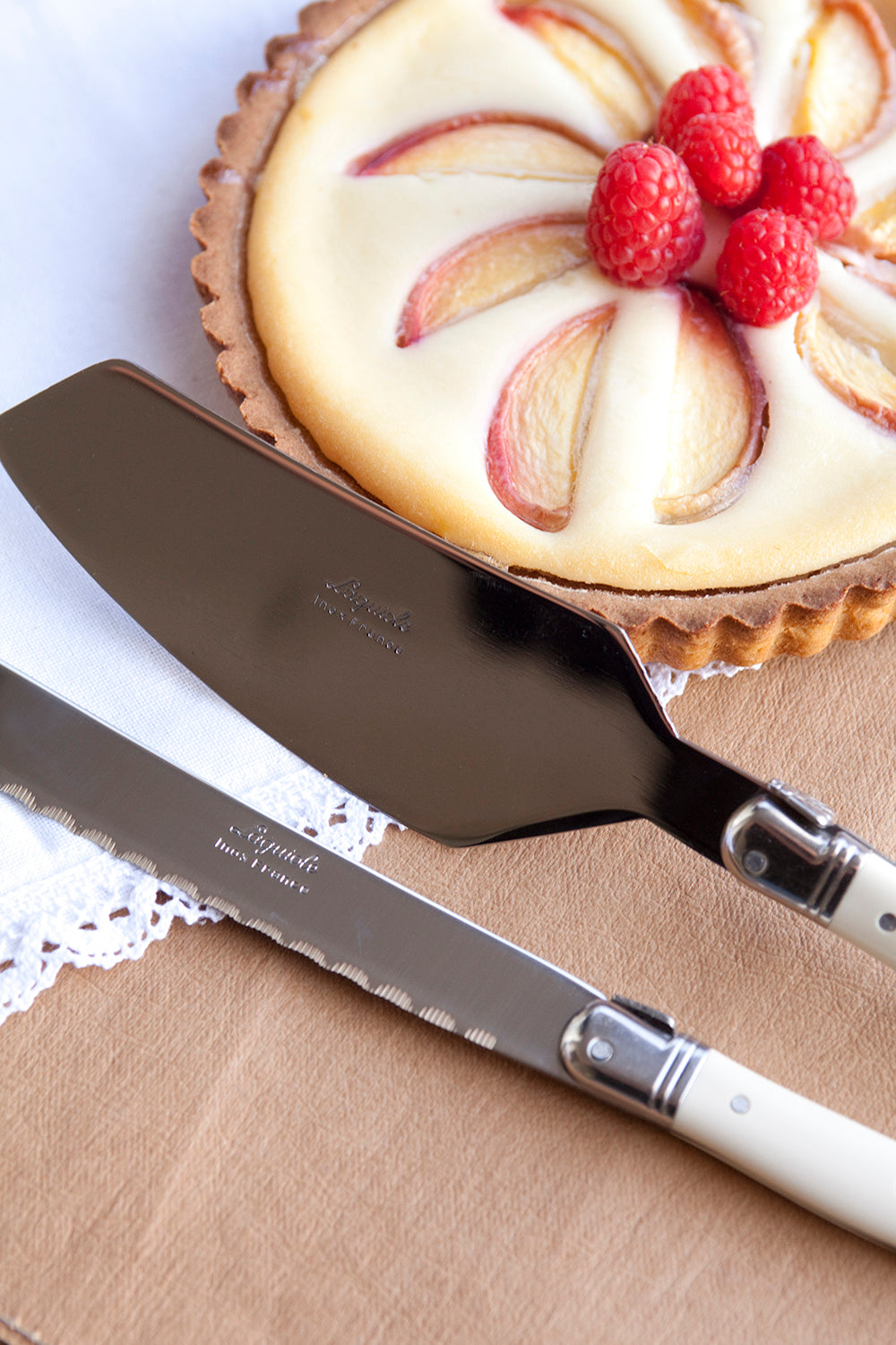Laguiole Ivory Cake Set in Wood Box (Cake Slicer and Bread Knife) Cutlery Laguiole Brand_Laguiole Kitchen_Dinnerware Kitchen_Kitchenware Knife Sets Laguiole Spring Collection 6_15_16_LG_12