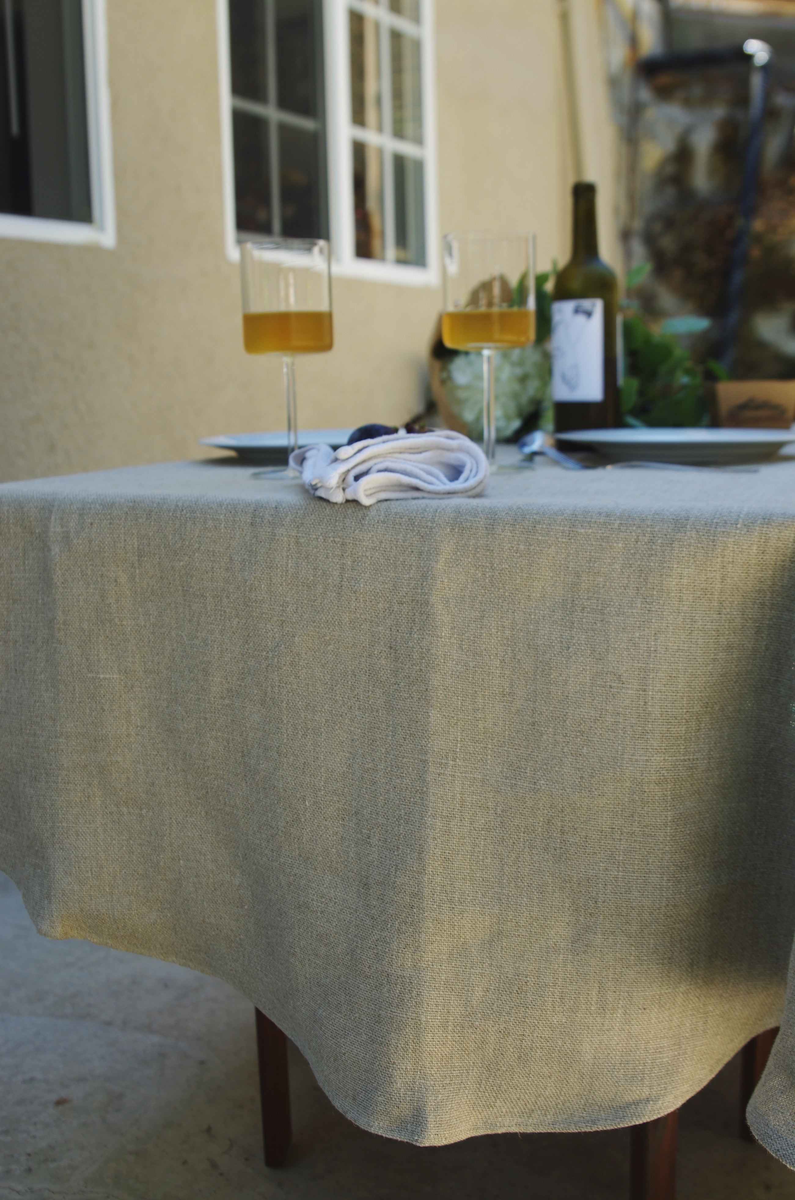Thieffry Bagatelle Linen Round Tablecloth (67") Placemats Thieffry Brand_Thieffry Home_Decor New Arrivals Textiles_Tablecloths 7421-0003ThieffryBagatelleLinenRoundTablecloth67__1
