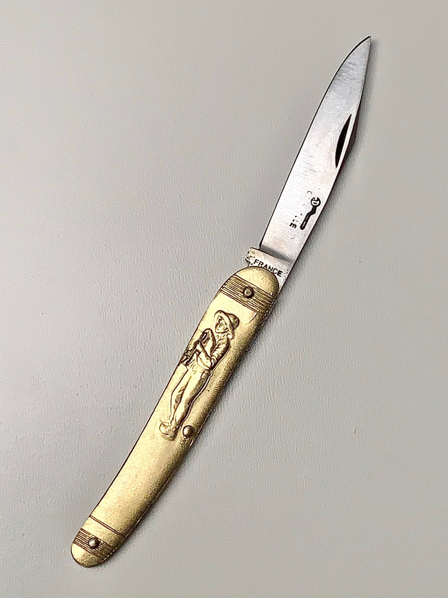 Couperier Coursolle Brass 80mm Single Blade Pocket Knife - Woman + Young Boy Wearing Hat in Wooden Box - Pocket Knives - Couperier Coursolle - Brand_Couperier Coursolle - Kitchen_Dinnerware - Kitchen_Kitchenware - Knife Sets - Laguiole - Spring Collection - 7800-LAI220B_WB.2