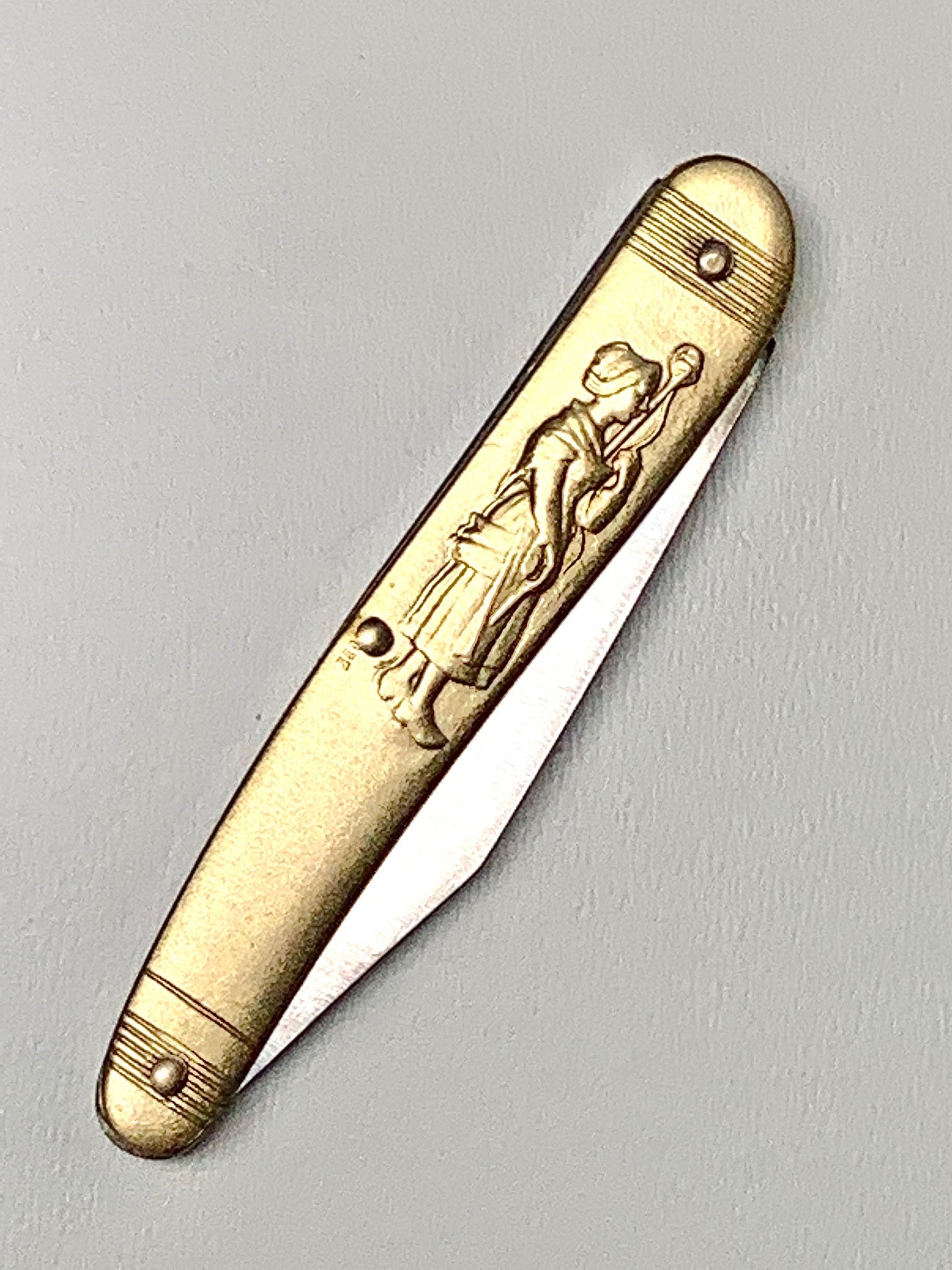 Couperier Coursolle Brass 80mm Single Blade Pocket Knife - Woman + Young Boy Wearing Hat in Wooden Box - Pocket Knives - Couperier Coursolle - Brand_Couperier Coursolle - Kitchen_Dinnerware - Kitchen_Kitchenware - Knife Sets - Laguiole - Spring Collection - 7800-LAI220B_WB.5