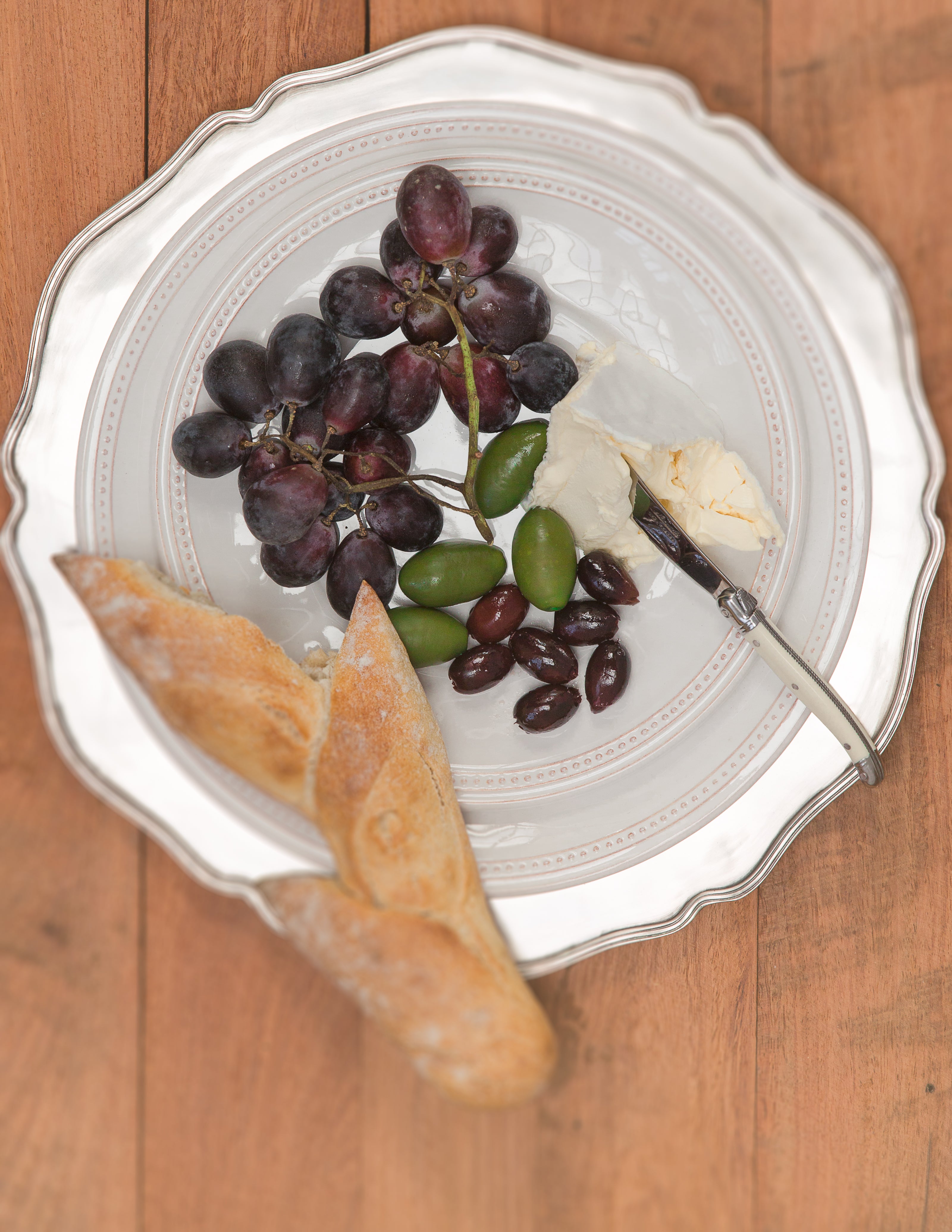 Laguiole Ivory Platine Large Cheese Set in Wood Box with Acrylic Lid (Set of 3) Cutlery Set Laguiole Brand_Laguiole Cheese Sets Kitchen_Dinnerware Kitchen_Kitchenware Laguiole Loose Mini Rainbow Utensils 7901-30544PW_I_Laguiole_Ivory_Platine_Cheese_Spreader_4de8ef1a-cea4-48f8-967d-b0ee0c14162e
