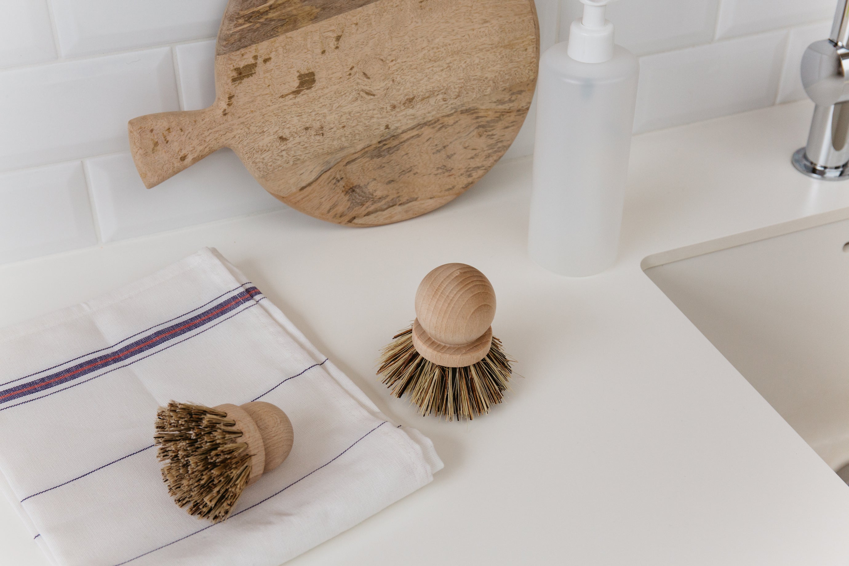 Andrée Jardin Tradition Saucepan Brushes in Display Box (Set of 10) Utilities Andrée Jardin Andrée Jardin Back in stock Brand_Andrée Jardin Home_Household Cleaning Kitchen_Accessories La Cuisine AndreeJardinSaucepanBrush
