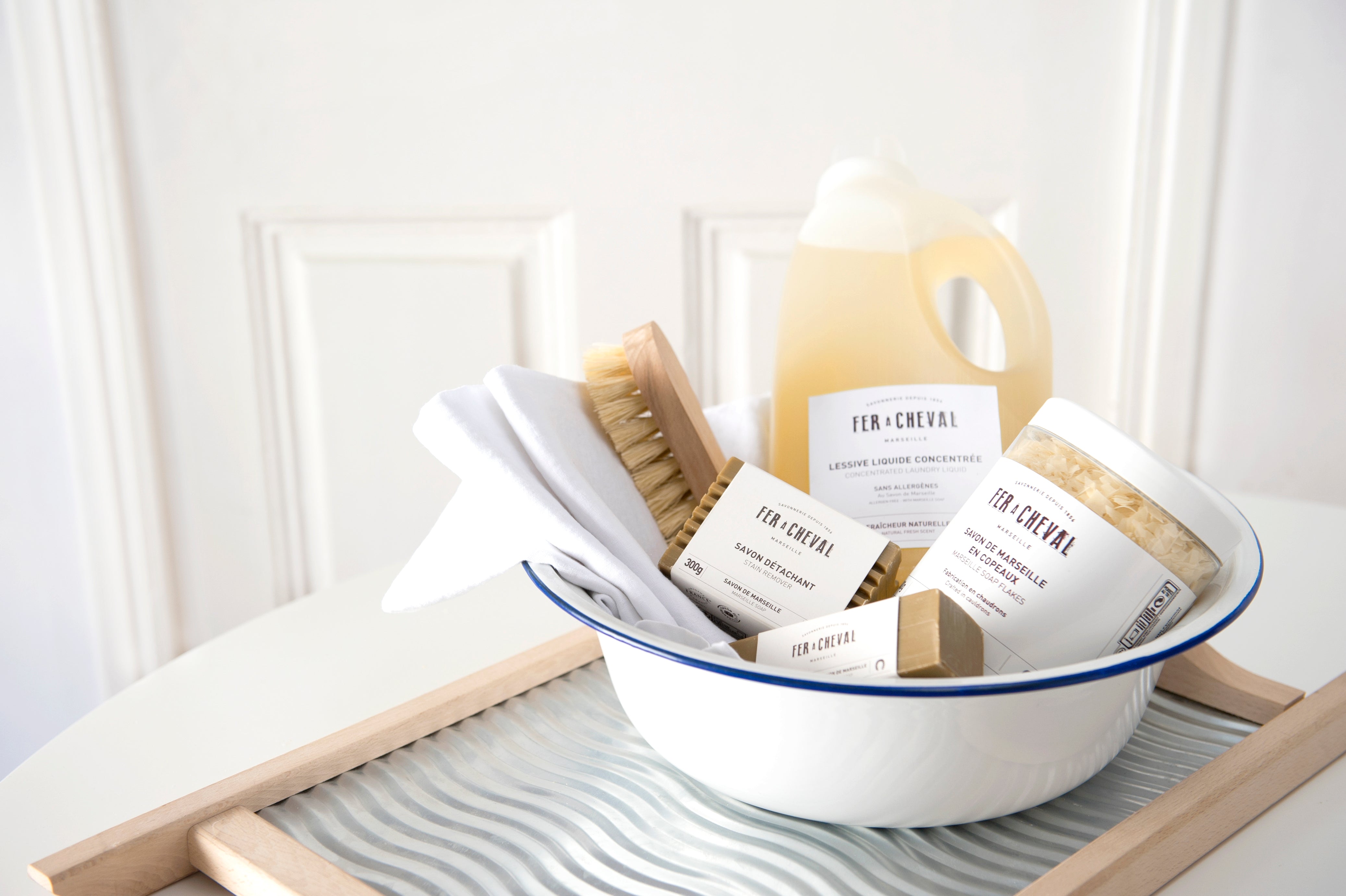 Fer à Cheval Marseille Soap Flakes 400g Soap Fer à Cheval Brand_Fer à Cheval CLEAN OUT SALE Home_Household Cleaning KTFWHS Soap Feracheval_maison_lessive_liquide_copeaux_savons_detachants_linge_1_ff607788-02ac-4ef0-893c-48be1488d70f
