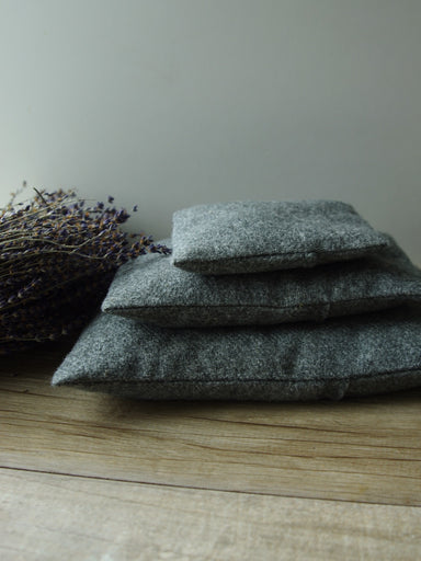 French Dry Goods Lavender Sachet Pouch - Grey Wool French Dry Goods Brand_French Dry Goods Home_Decor Home_French Nostalgia Home_Gifts Home_Provençal Style New Arrivals new arrivals 2023 FrenchDryGoodsGreySet