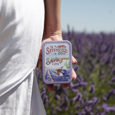 La Savonnerie de Nyons 200g Soap in Tin Box - Lavender Landscapes La Cueillette de la Lavande "Harvesting Lavender" Bath & Body La Savonnerie de Nyons 200g Soap in Tin Box Back in stock Bath & Body_Bar Soap Brand_La Savonnerie de Nyons KTFWHS LaCueillettedelaLavandeHarvestingLavender200gSoapLaSavonneriedeNyons