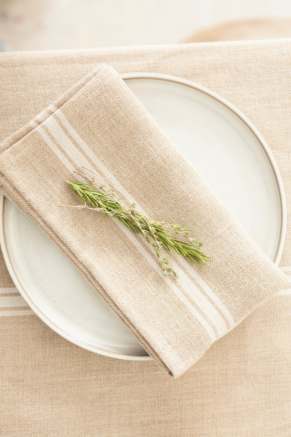 Thieffry Monogramme Linen Napkin (21" x 20") Textile Thieffry Brand_Thieffry Napkins Textiles_Towels & Napkins Thieffry LookBook_0112_1_cf0739a4-7095-4a6a-9759-8abac57d5fc5