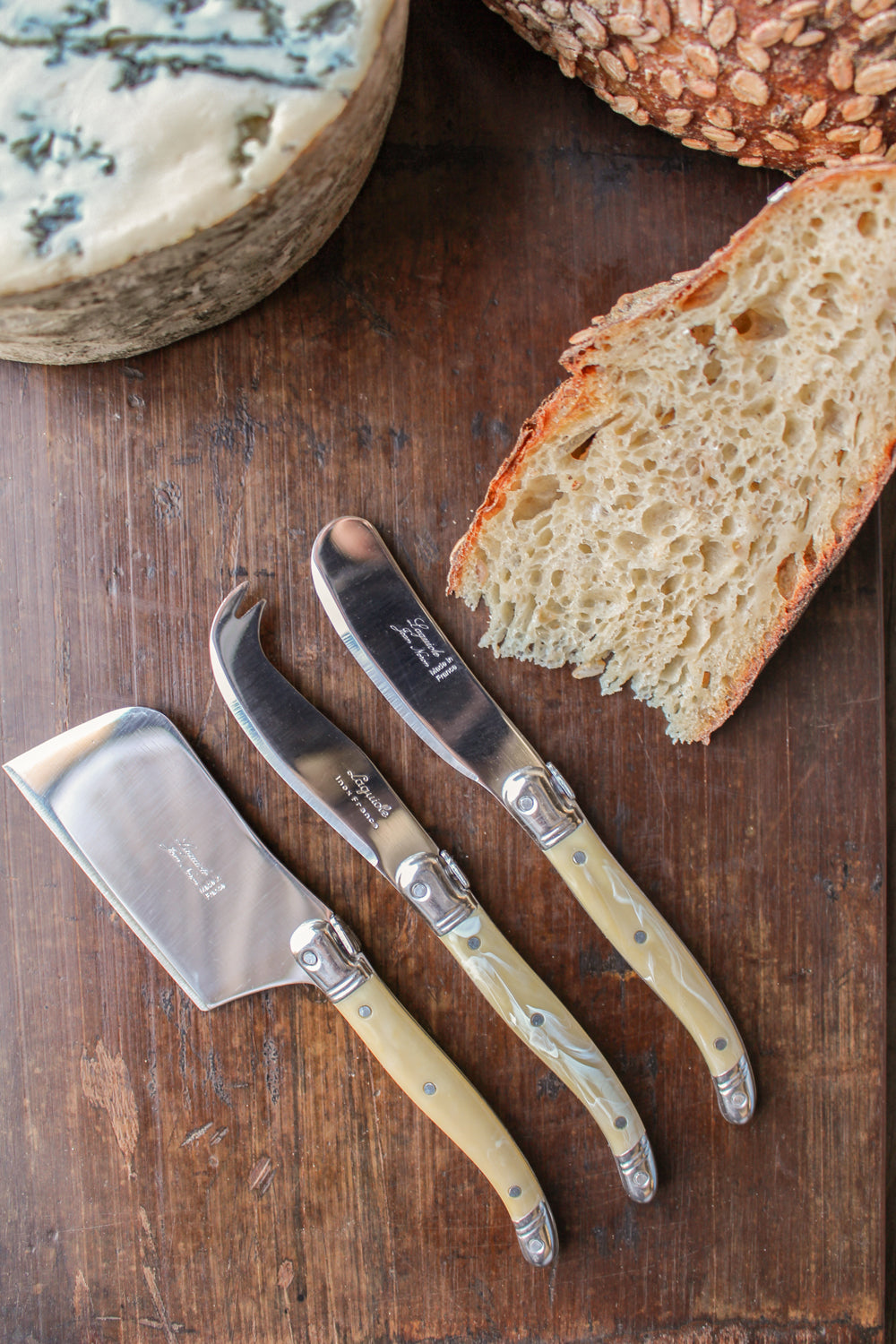 Laguiole Pale Horn Mini Cheese Set in Brown Box (Cutter, Spreader, Fork Tipped Knife) Cutlery Set Laguiole Brand_Laguiole Flatware Sets Gift Sets Kitchen_Dinnerware Kitchen_Kitchenware Laguiole Mini Cheese Sets Pale_Horn_Mini_Cheese_IMG_0635_edit