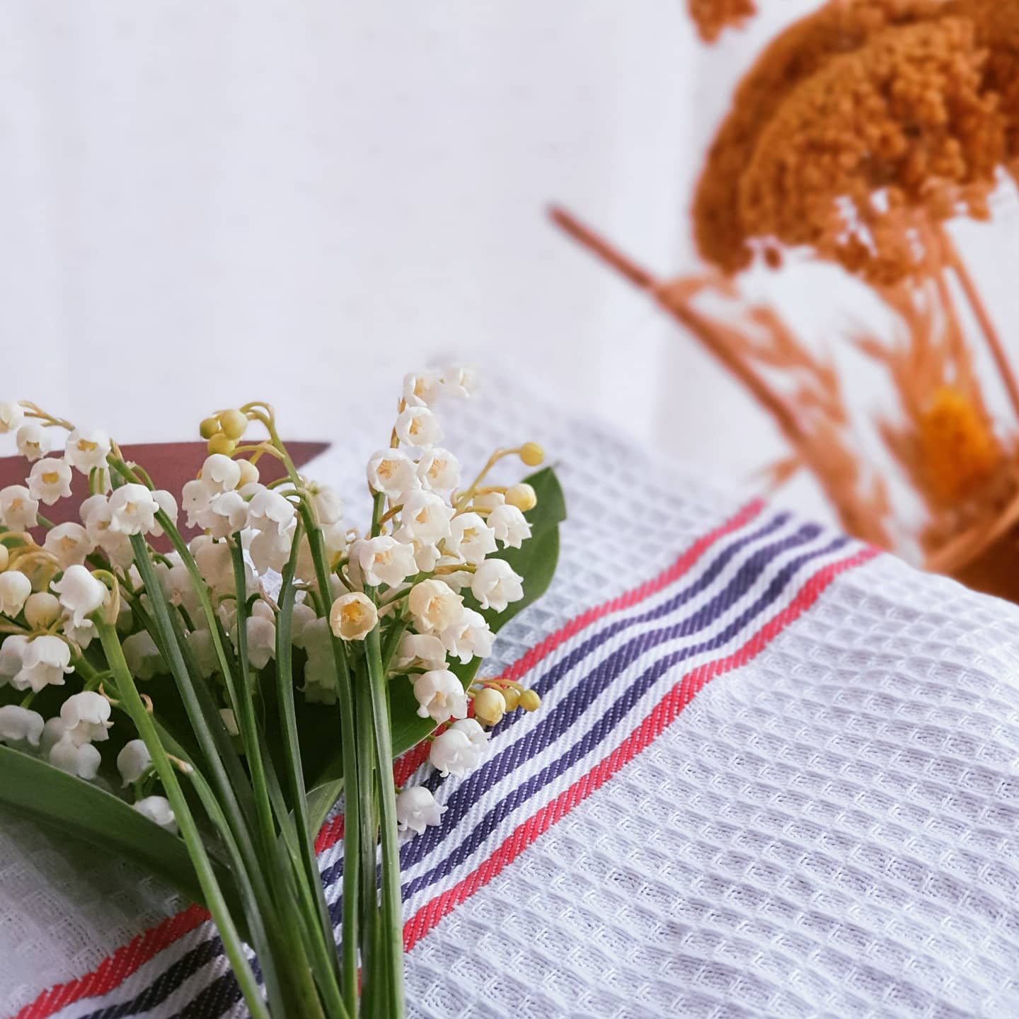 Tissage de L’Ouest Set of 2 Honeycomb Dish Towels in Red, White, Blue (21.6” x 31.4”) Textile Tissage de L’Ouest Back in stock Brand_Tissage de L’Ouest CLEAN OUT SALE Textiles_Towels & Napkins TissagedeL_OuestHoneycombDishTowelRed_White_Blue