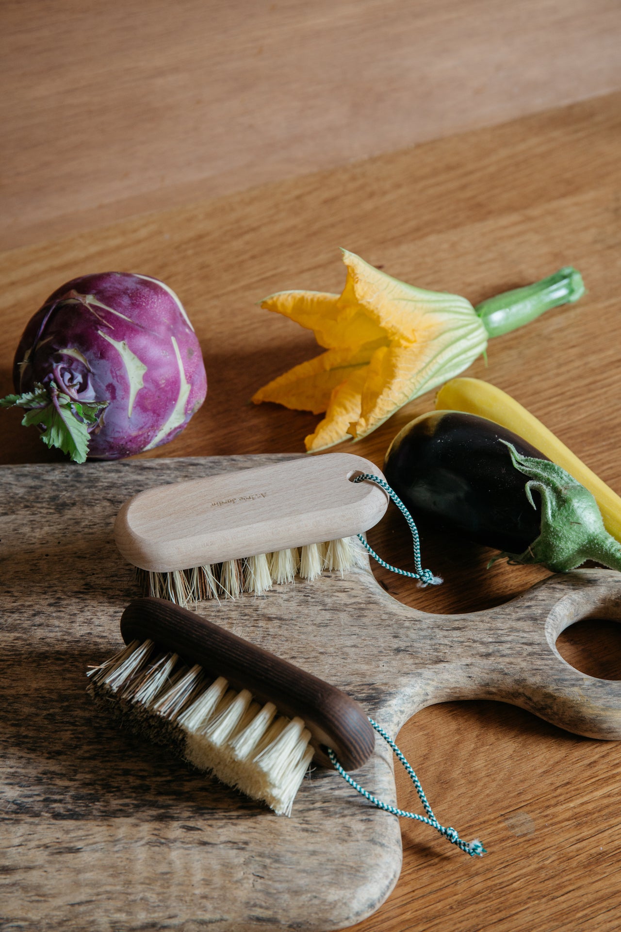 Hard and Soft Bristle Vegetable Brush Heritage Utilities Andrée Jardin Brand_Andrée Jardin Home_Household Cleaning Summer Clean Up brosse-legumes-heritage-s2-1822_jpg