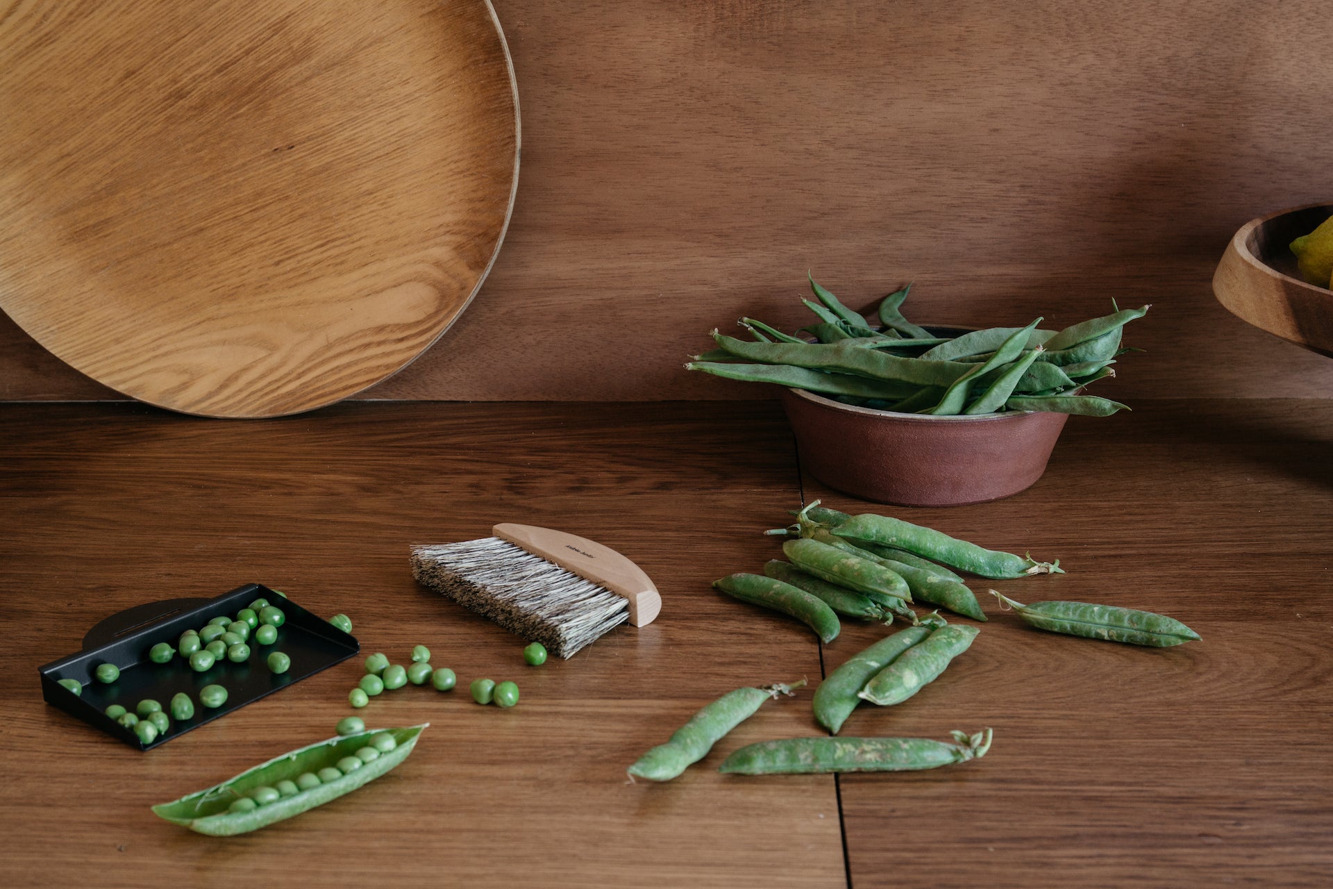 Andrée Jardin Mr. and Mrs. Clynk Natural Table Brush and Dustpan Set Utilities Andrée Jardin Back in stock Brand_Andrée Jardin Home_Broom Sets Home_Household Cleaning New Arrivals coffret-epoussette-ramasse-miettes-clynk-nature-s1-3165_3a1863e7-3c6f-4d25-b02a-660e1d3fca07