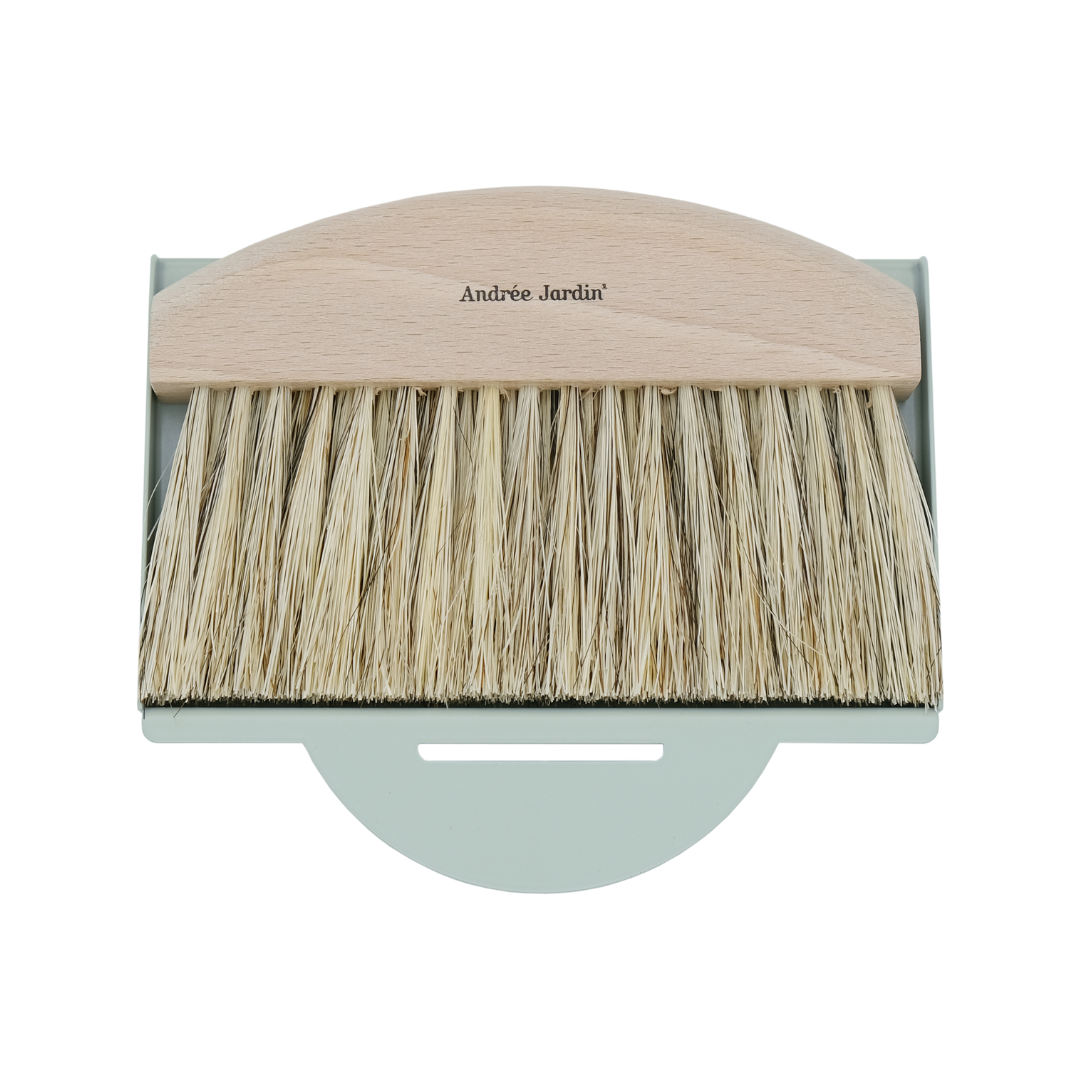 Andrée Jardin Mr. and Mrs. Clynk Natural Table Brush and Dustpan Set Grey Green Utilities Andrée Jardin Back in stock Brand_Andrée Jardin Home_Broom Sets Home_Household Cleaning New Arrivals coffret-ramasse-miettes-table-clynk-nature-3166-AndreeJardinMr.andMrs.ClynkNaturalTableBrushandGreyGreenDustpanSet_a6369d67-1b9d-457f-95ec-844ca2f553b1