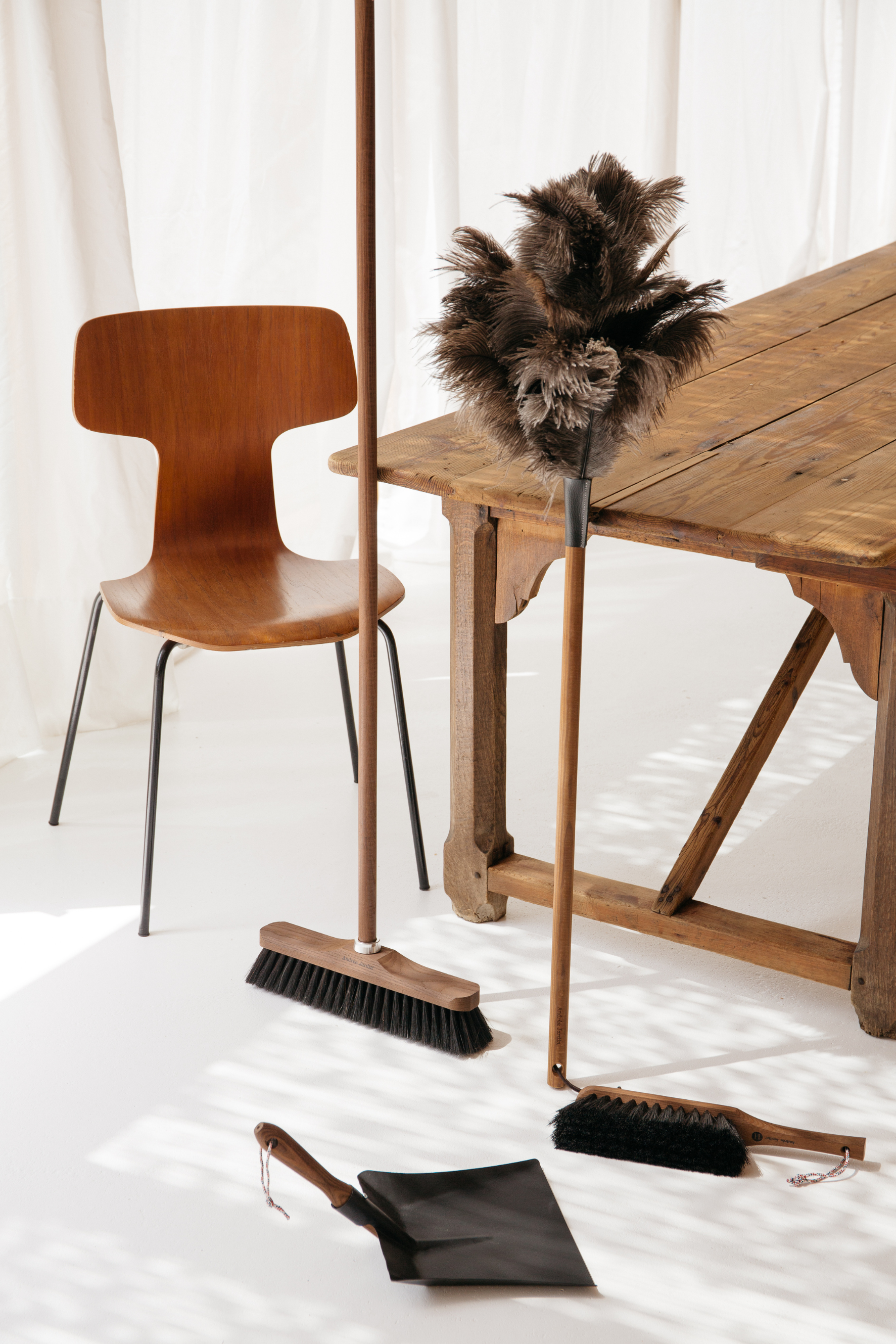 Andrée Jardin Heritage 17" Ash Wood Broom Head with Black Fibers Utilities Andrée Jardin Andrée Jardin Back in stock Brand_Andrée Jardin Home_Broom Sets Home_Household Cleaning image_daa91b3f-3e30-4084-8ded-a8f645acb6f8