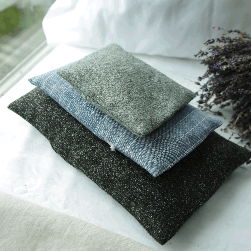French Dry Goods Lavender Sachet Pouch - Grey Wool French Dry Goods Brand_French Dry Goods Home_Decor Home_French Nostalgia Home_Gifts Home_Provençal Style New Arrivals new arrivals 2023 lavender-sachet-linen-pouches-french-dry-goods_loose