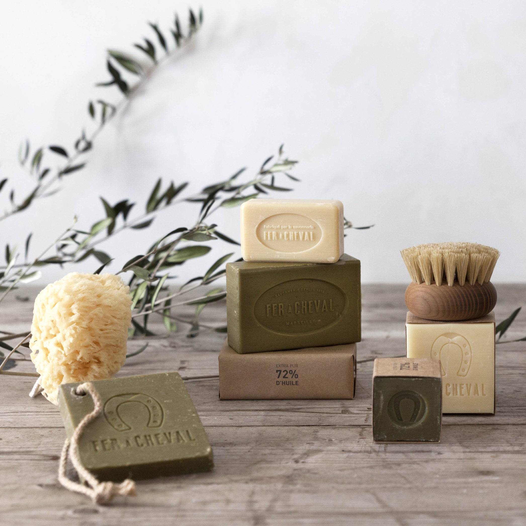 Fer à Cheval Genuine Marseille Soap Olive Oil 100g Bar Soap Fer à Cheval Bath & Body_Bar Soap Brand_Fer à Cheval CLEAN OUT SALE KTFWHS savonnerie_feracheval_savon_de_marseille_savon_liquide_de_marseille_conseils_dutilisation-square-2